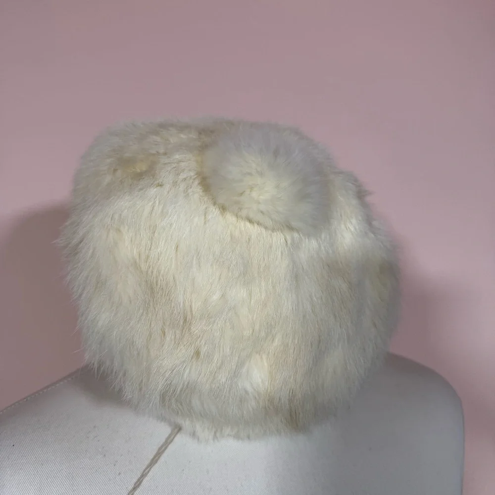 Vintage 1940’s White Rabbit Fur Barrett Winter Hat with Pom Pom - Picture 6 of 15